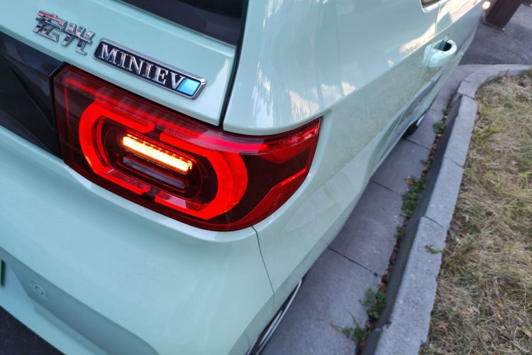 五菱汽车 宏光MINIEV 2021款 马卡龙臻享款 磷酸铁锂车身外观9