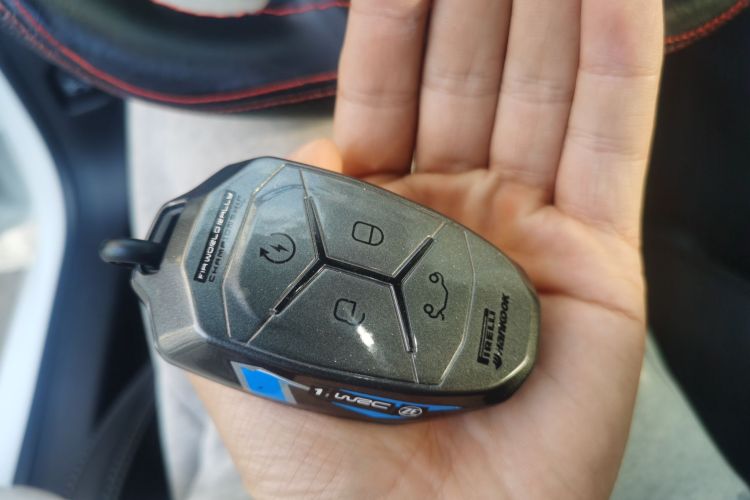 领克03 2022款 2.0TD DCT劲Pro中控内饰7001