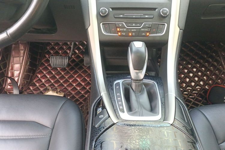 福特 蒙迪欧 2013款 2.0L GTDi200豪华型中控内饰18