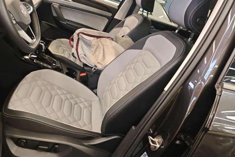 大众 探岳 2024款 330TSI 两驱豪华Plus进阶版中控内饰19