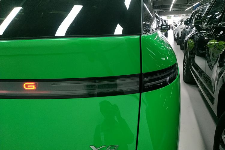 小鹏X9 2024款 610长续航Max车身外观9