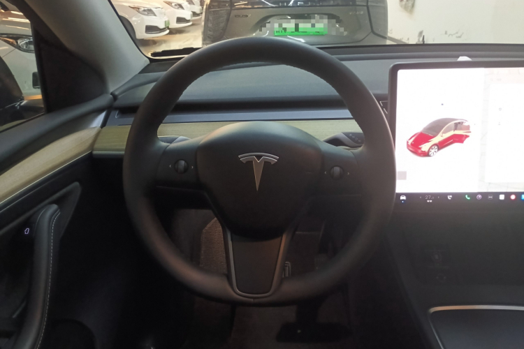 特斯拉 Model Y 2022款 改款 长续航全轮驱动版中控内饰13