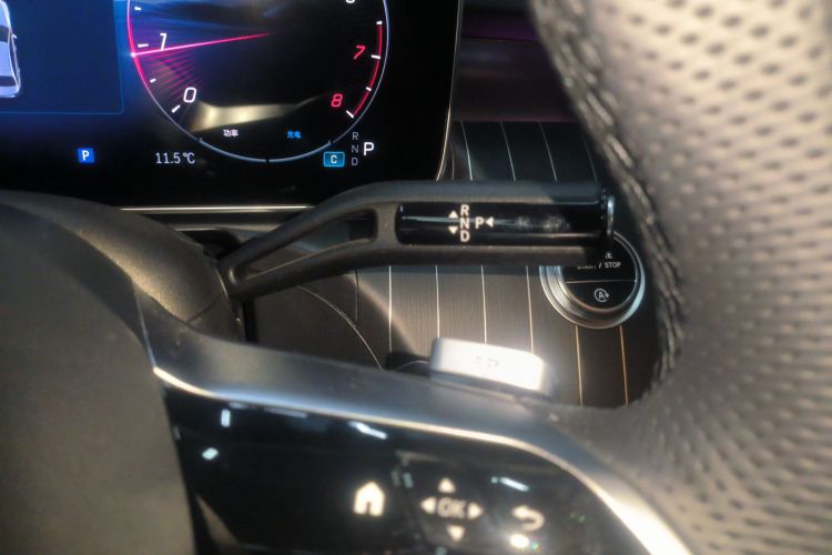 奔驰C级 2025款 改款 C 200 L 运动版局部细节18