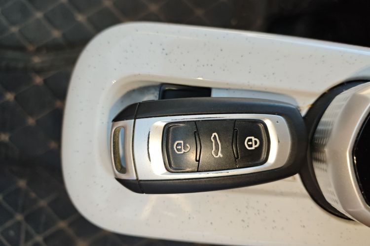 吉利银河 2024款 熊猫mini 200km 耐力熊中控内饰11