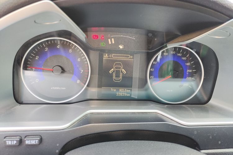 吉利汽车 帝豪 2015款 三厢 1.5L 手动向上版中控内饰14