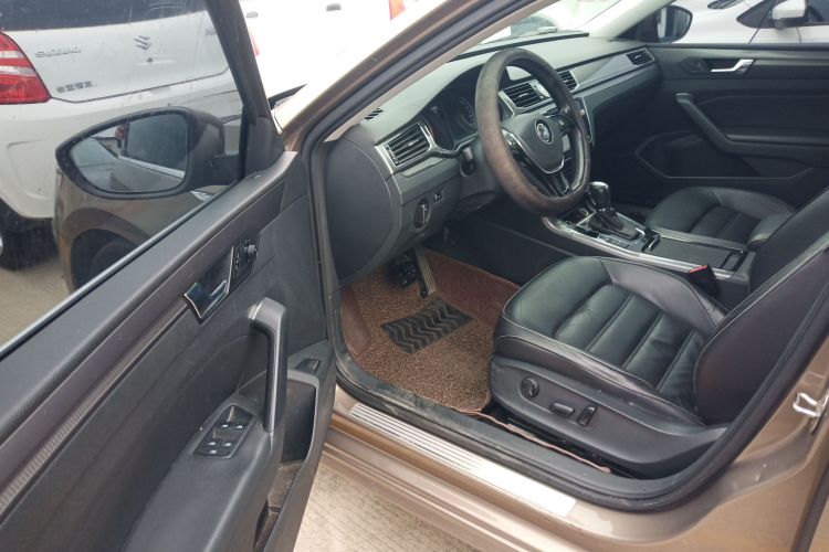 大众 帕萨特 2016款 280TSI DSG尊荣版中控内饰20