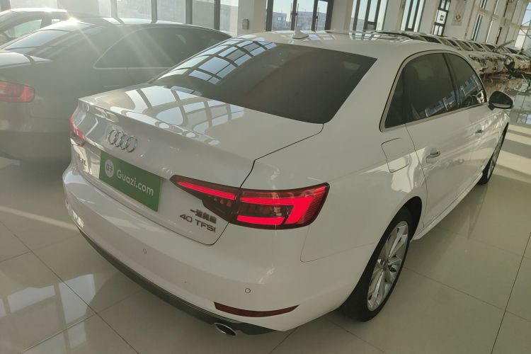 奥迪A4L 2017款 Plus 40 TFSI 风尚型车身外观7