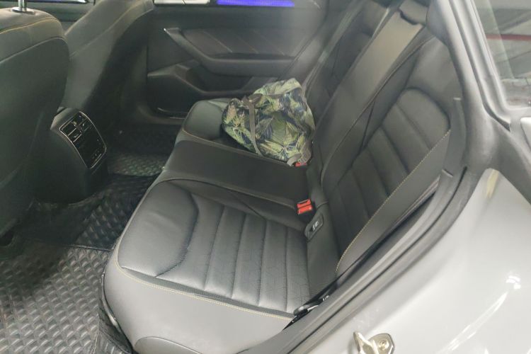 一汽-大众CC 2024款 380TSI 夺目版中控内饰7004