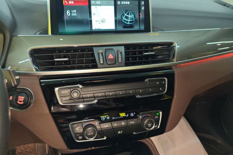宝马X1 2019款 xDrive20Li 尊享型中控内饰16