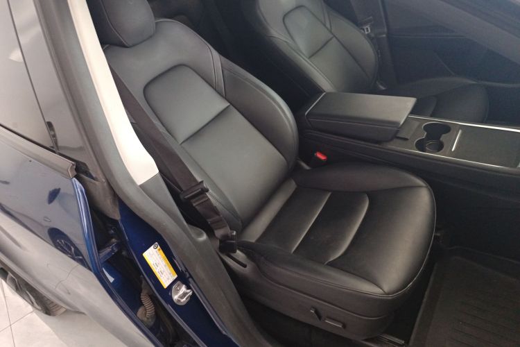 特斯拉 Model Y 2022款 长续航全轮驱动版局部细节41