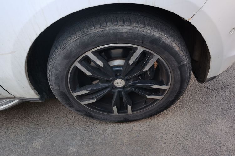 众泰SR9 2017款 2.0T 自动极致之梦版车身外观10