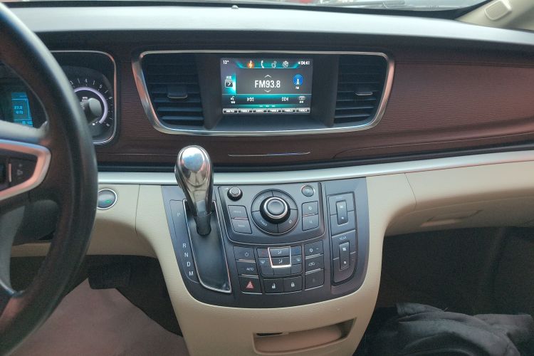 别克GL8 2017款 25S 豪华型 国V中控内饰16