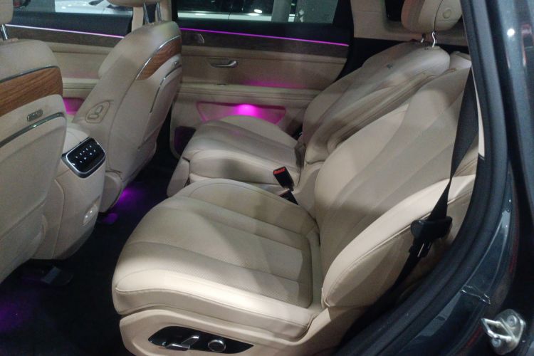 鸿蒙智行 问界M7 2022款 1.5T 四驱豪华版中控内饰7004