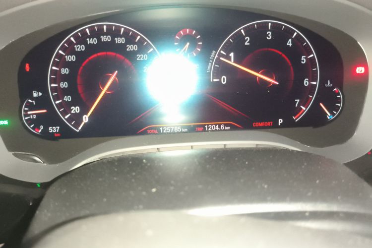 宝马5系 2019款 525Li M运动套装中控内饰15