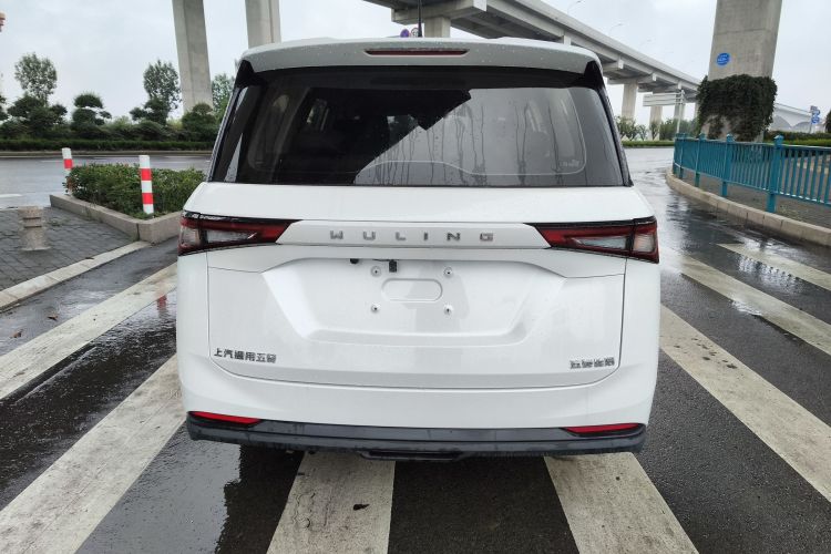 五菱汽车 五菱佳辰 2022款 1.5L 手动乐享精英型车身外观6