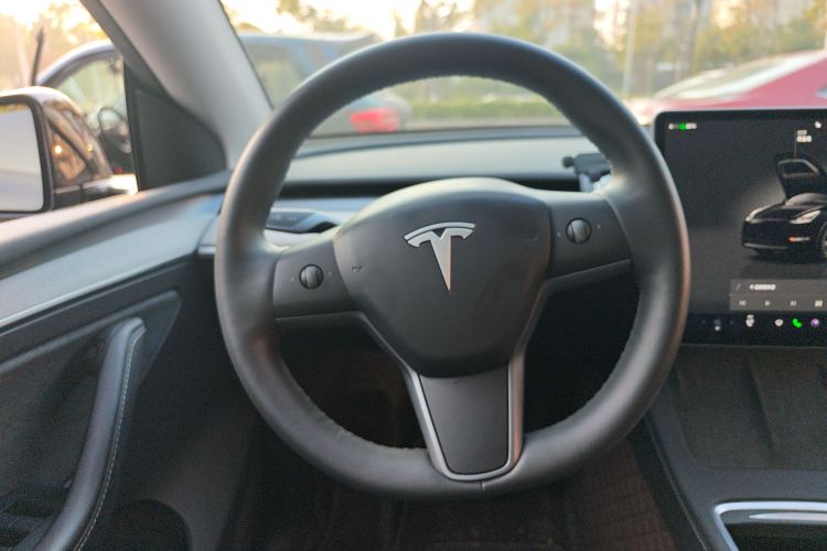 特斯拉 Model Y 2023款 后轮驱动版中控内饰13