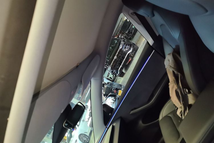 特斯拉 Model 3 2023款 后轮驱动版中控内饰22