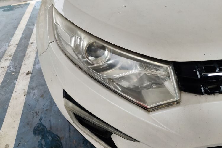 江铃 驭胜S330 2016款 1.5L GTDi 自动两驱尊贵版车身外观8