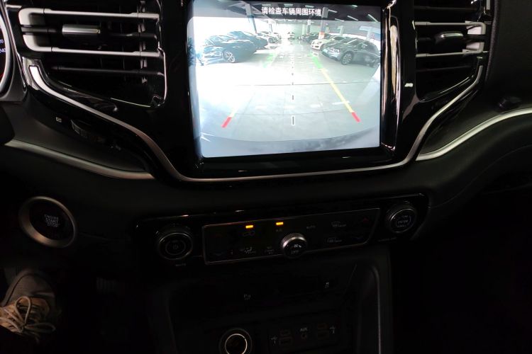 Jeep 大指挥官 2020款 2.0T 两驱精英版中控内饰16