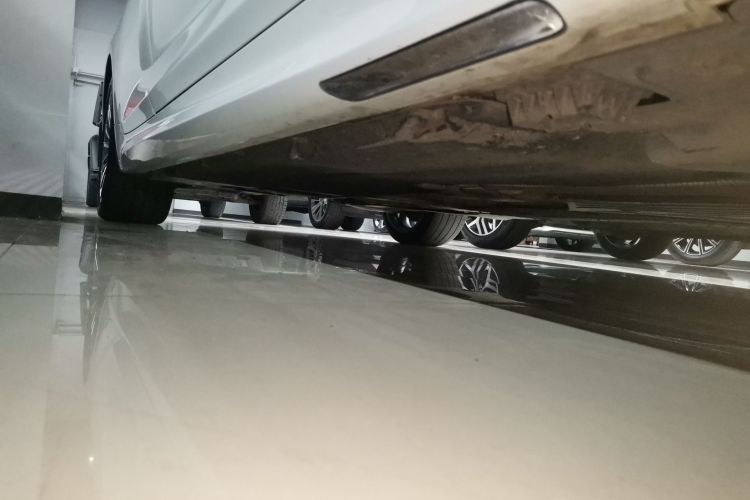 宝马5系 2021款 改款 530Li 领先型 M运动套装局部细节9001