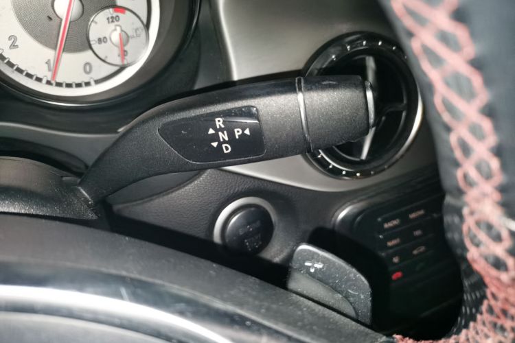 奔驰CLA 2015款 CLA 220 4MATIC中控内饰18