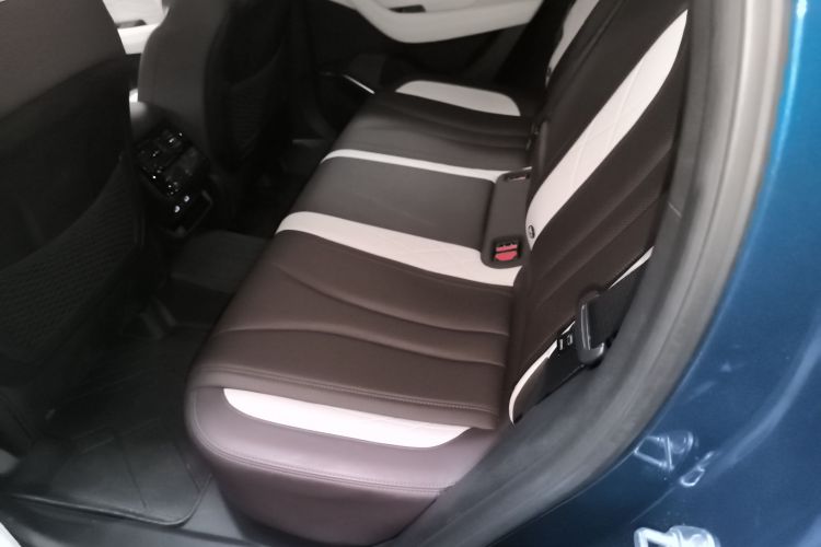 吉利汽车 星越L 2021款 2.0TD 高功自动四驱旗舰型中控内饰21