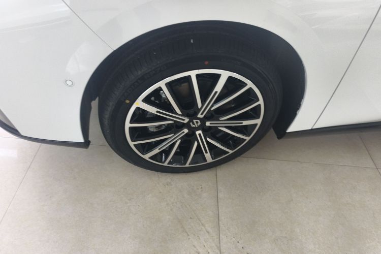 零跑汽车 零跑B01 2025款 650激光雷达版车身外观6007