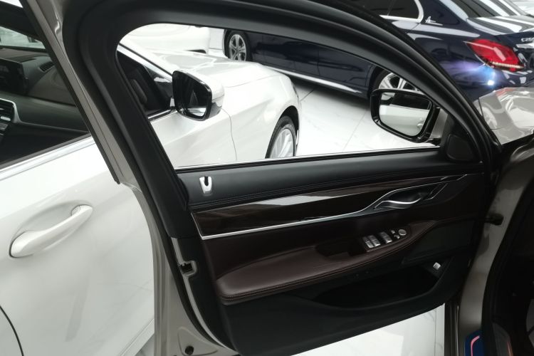 宝马7系 2019款 730Li 豪华套装中控内饰7007