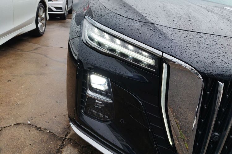 红旗H5 2023款 2.0T 自动智联旗畅版车身外观8