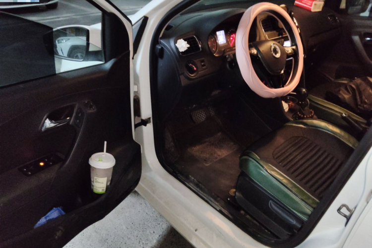 大众 Polo 2016款 1.6L 自动舒适型中控内饰20