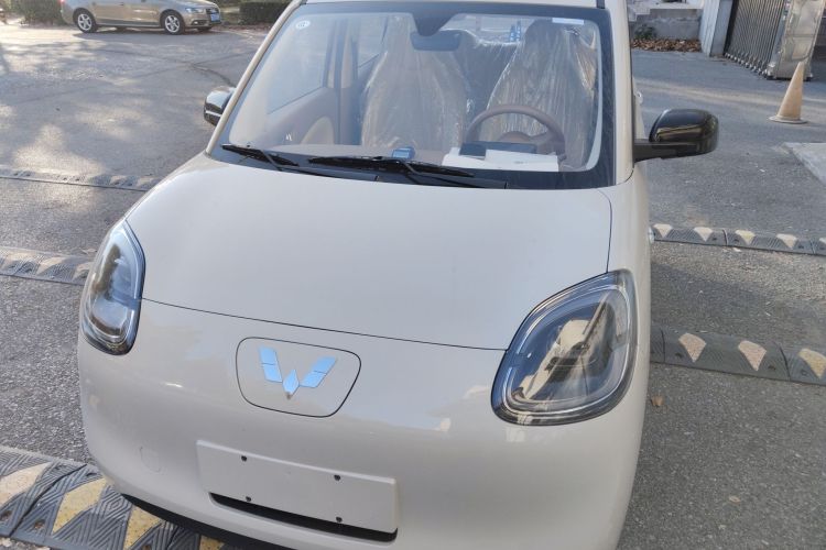 五菱汽车 宏光MINIEV 2025款 四门版 进阶款车身外观1