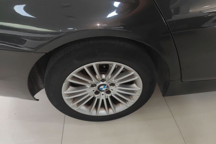 宝马5系 2014款 525Li 领先型车身外观56