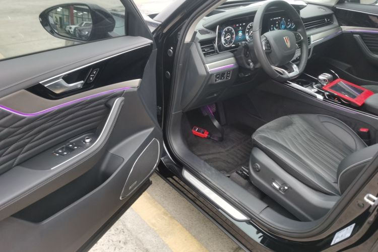 红旗HS5 2022款 改款 2.0T 智联旗享版中控内饰7003