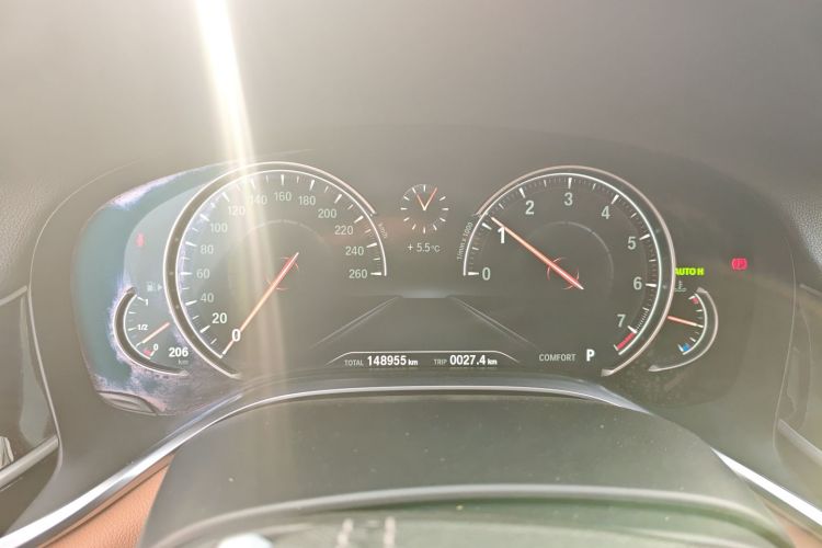 宝马7系 2017款 730Li 领先型中控内饰14