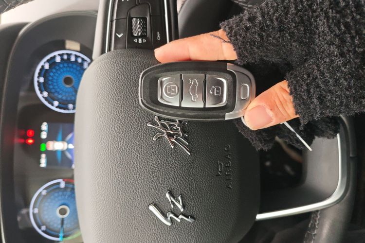 红旗E-QM5 2023款 改款 基础出行版中控内饰11