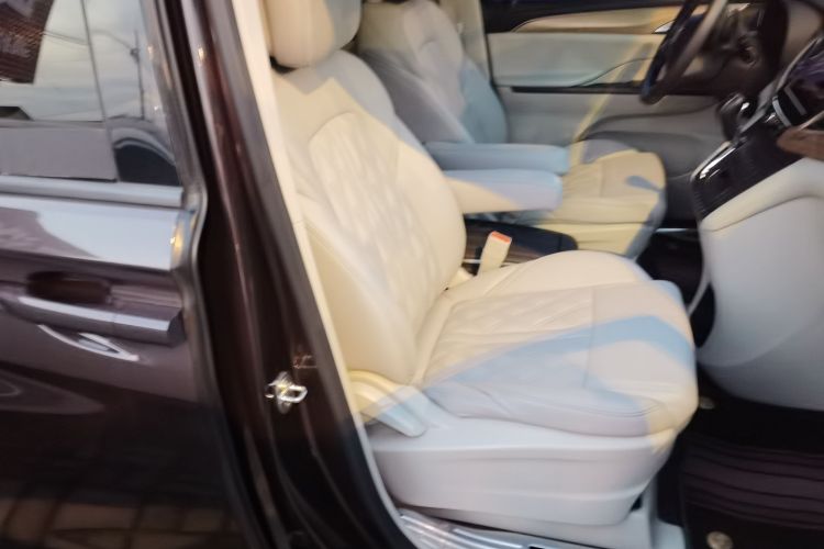 别克GL8 2017款 ES 28T 舒适型 国V局部细节41