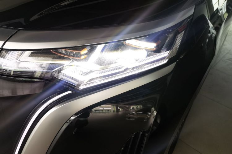 腾势D9 2022款 EV 600 四驱旗舰型局部细节36