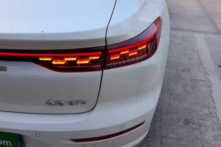 奔腾B70 2024款 龙腾版 1.5T 领跃型车身外观9