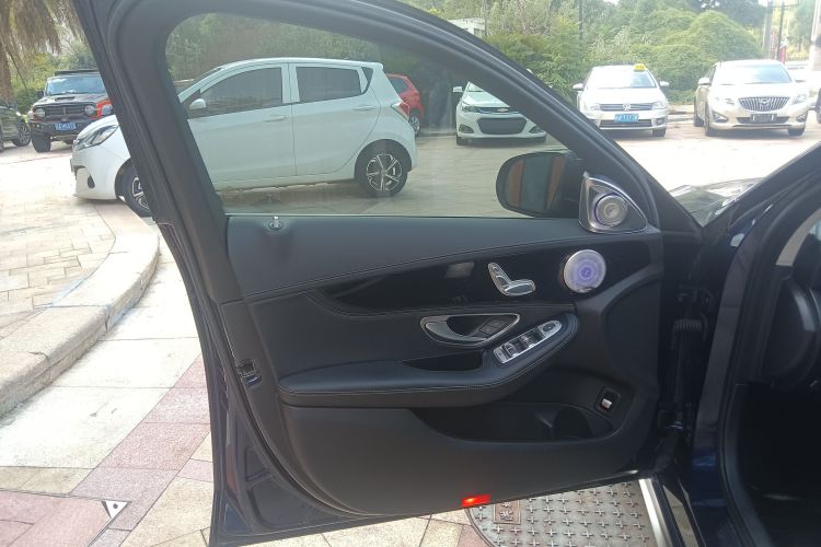 奔驰C级 2018款 C 180 L 动感型运动版中控内饰47