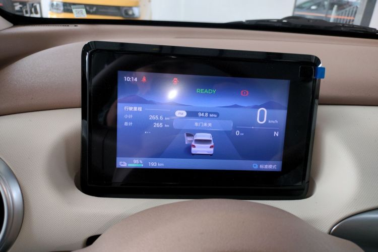 五菱汽车 宏光MINIEV 2025款 四门版 进阶款中控内饰14