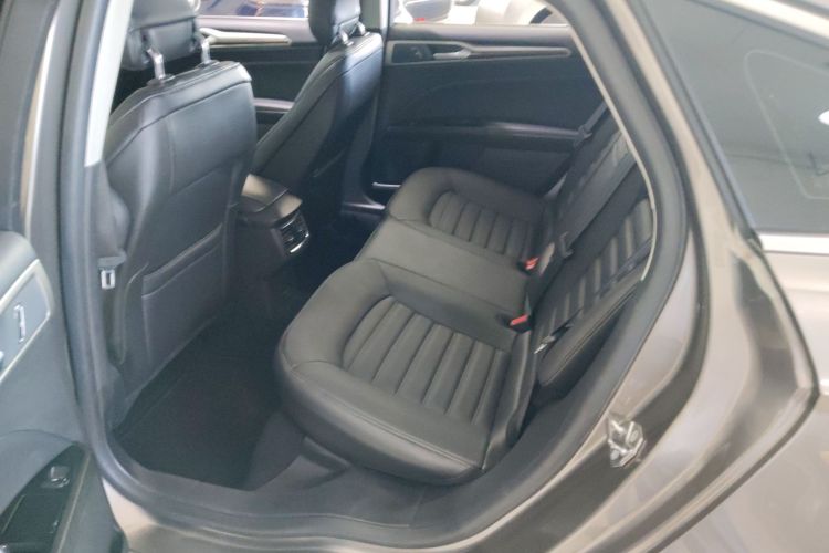 福特 蒙迪欧 2013款 2.0L GTDi200时尚型中控内饰21