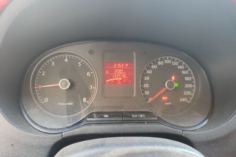 大众 Polo 2011款 1.6L 自动致酷版中控内饰14