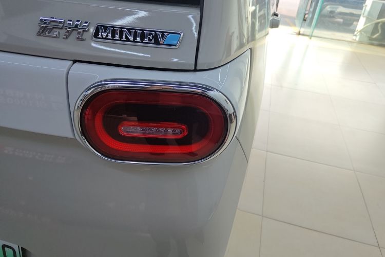五菱汽车 宏光MINIEV 2024款 第三代 215km 进阶版车身外观6006