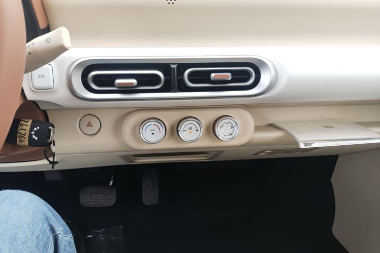 五菱汽车 宏光MINIEV 2024款 第三代 215km 青春版中控内饰16