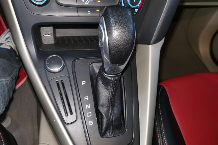 福特 福克斯 2017款 三厢 1.6L 自动舒适型智行版中控内饰18