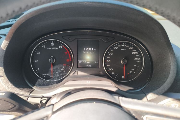 奥迪A3 2018款 30周年年型 Sportback 35 TFSI 进取型中控内饰14