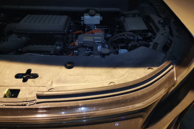 蓝电E5 PLUS 2025款 165km 长续航旅行定制版 7座局部细节9007