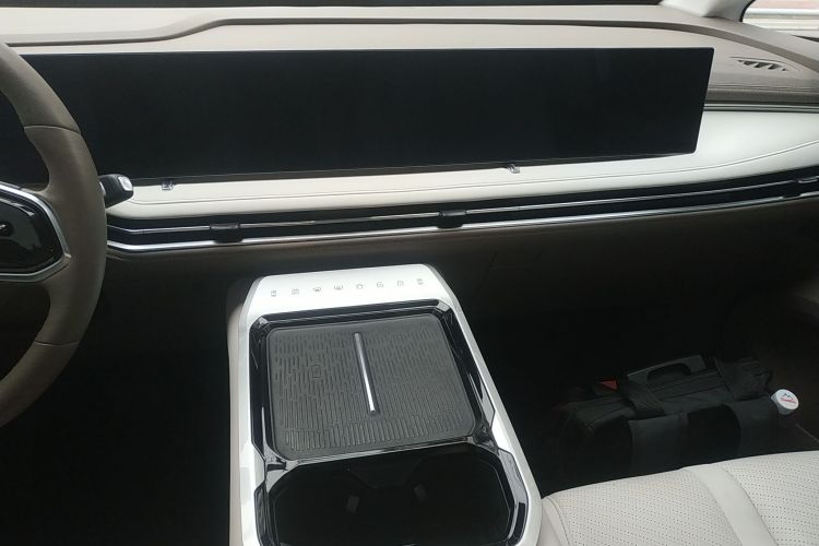 上汽大通MAXUS 大家7 2024款 605km 森林加长续航版局部细节16