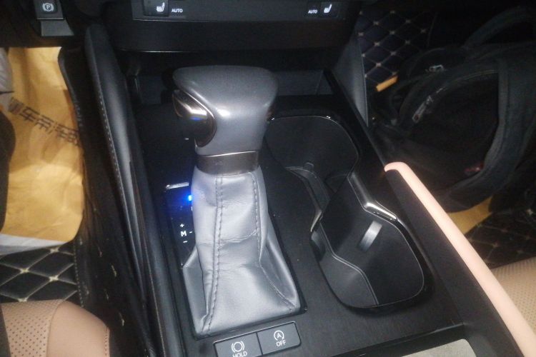 雷克萨斯ES 2022款 200 卓越版中控内饰18