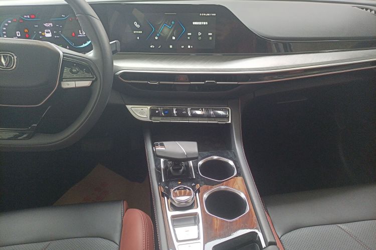 长安 逸动 2023款 畅享版 PLUS 蓝鲸NE 1.4T GDI DCT尊贵版局部细节16